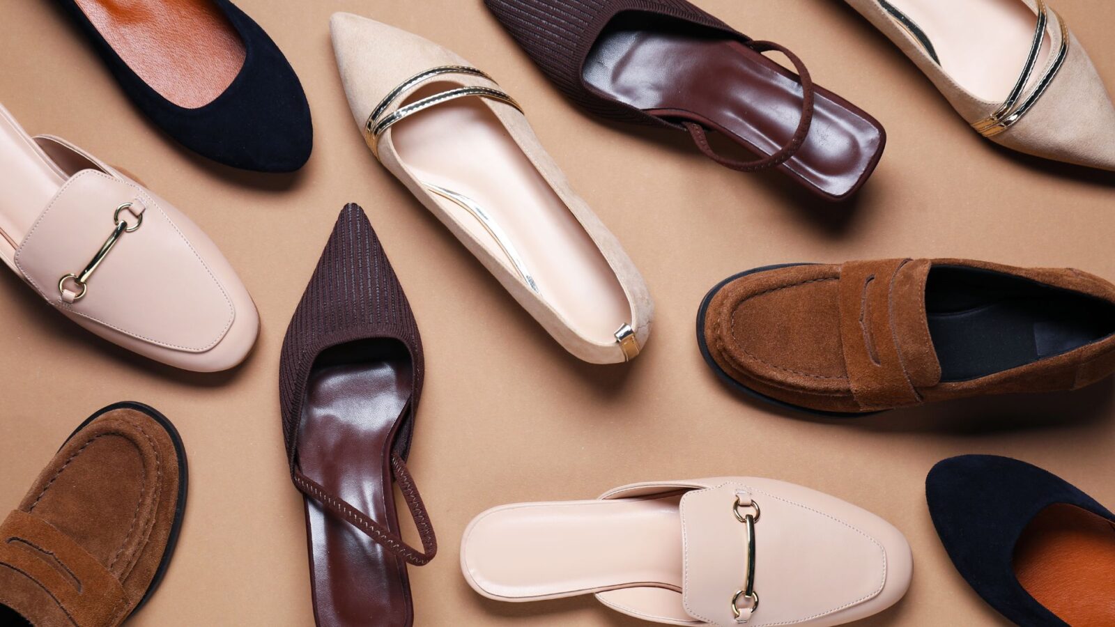 Flat Shoes Artinya: Pengertian, Jenis, dan Alasan Sepatu Ini Banyak Digemari