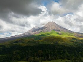 Gunung Sinabung: Sejarah Letusan, Aktivitas Vulkanik, dan Dampaknya bagi Masyarakat