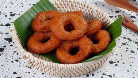 Kue Cincin: Jajanan Tradisional yang Lezat dan Sarat Makna Budaya