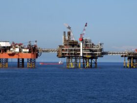 Pemanfaatan Minyak Bumi: Fungsi, Manfaat, dan Dampaknya dalam Kehidupan Modern