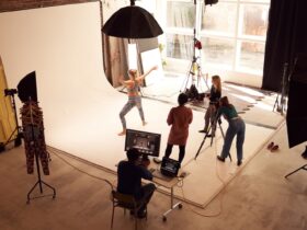 Photoshoot Adalah: Pengertian, Jenis, dan Cara Melakukannya dengan Hasil Maksimal