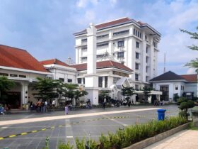 Alun Alun Surabaya: Sejarah, Daya Tarik, dan Pesona Ruang Publik Ikonik Kota Pahlawan