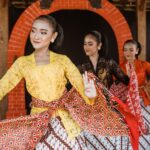Properti Tari Jaipong dan Perannya dalam Keindahan Pertunjukan Tradisional