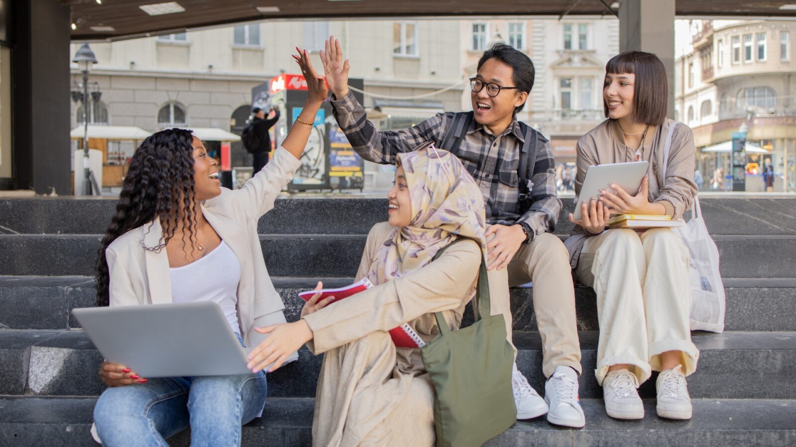 Edukasi Anak Modern Cara Mendidik Generasi Z dan Alpha di Era Digital