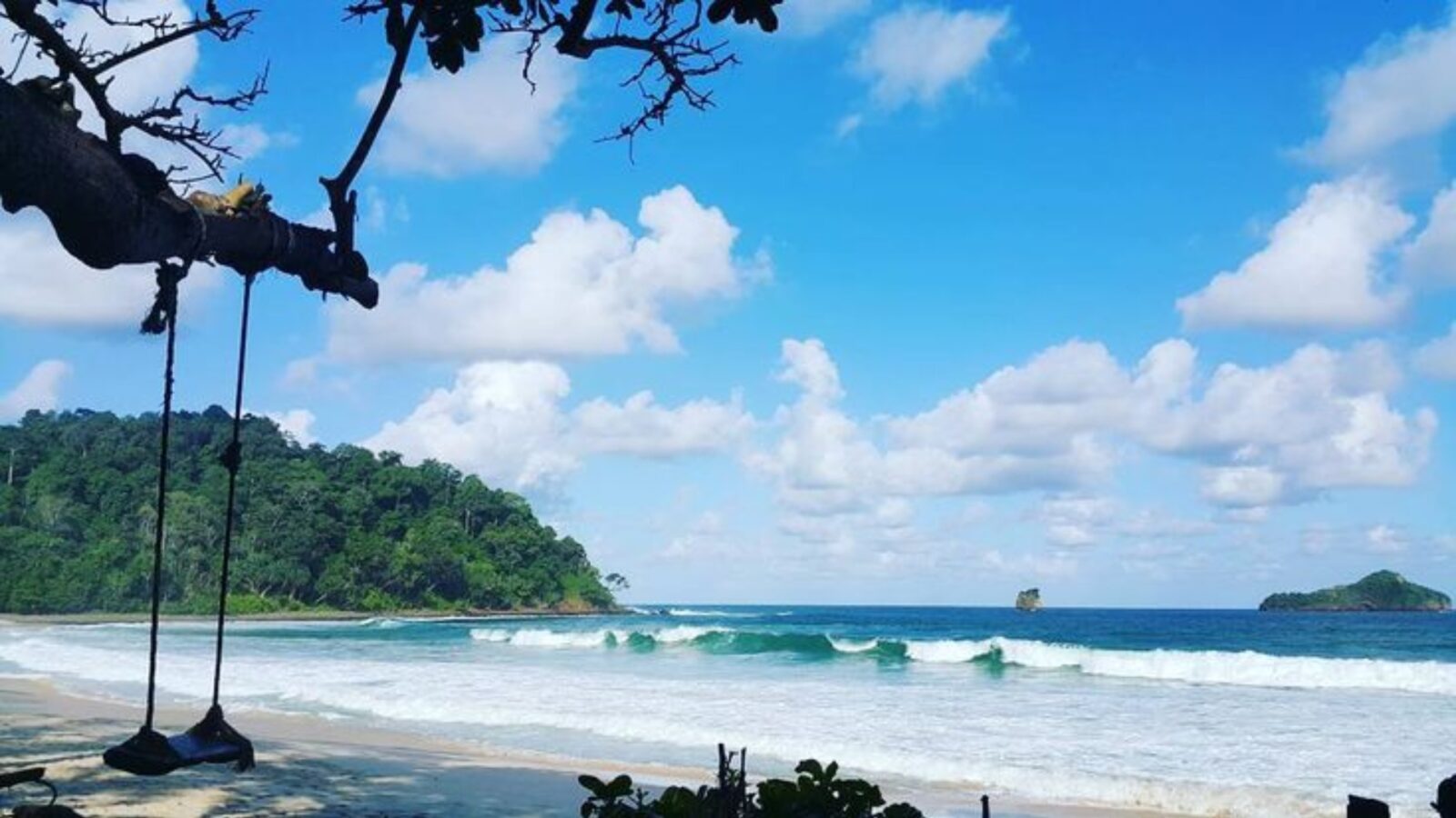 Pantai Sendiki Surga Tersembunyi di Malang yang Masih Alami dan Menenangkan