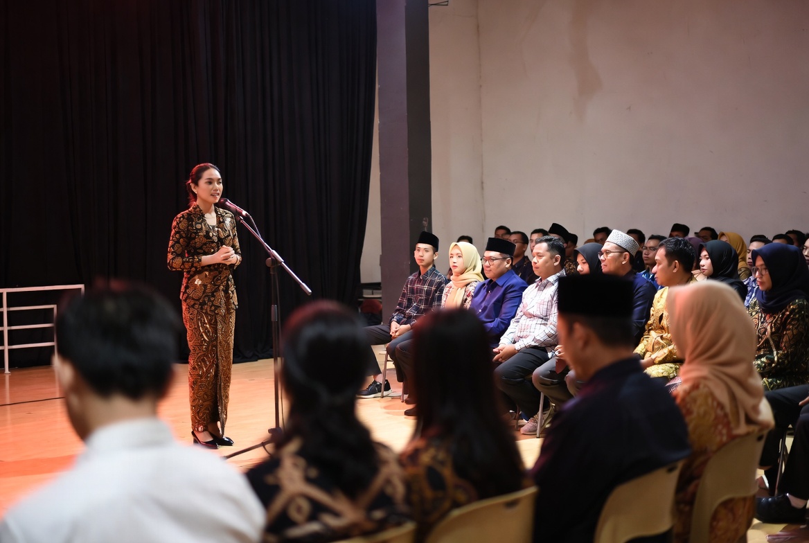 Contoh Pidato Bahasa Sunda yang Baik dan Benar untuk Berbagai Acara